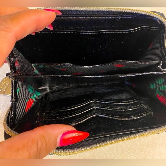 BETSEY JOHNSON Houndstooth Sequin
Wallet w/Gold-Tone Hardware, EUC - Picture 5 of 10